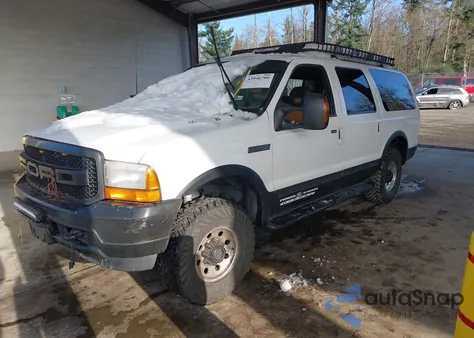 2000 Ford Excursion Limited from USA, damaged, VIN 1FMSU43F8YEA85345